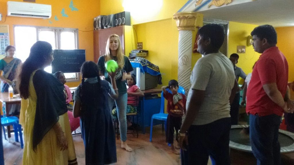 CHILDREN van-sponsored-by-guru-krupa-foundation-u-s-a-ny-to-hope-special-school-ambattur-on-oct-2018/